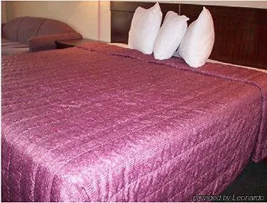 Budgetel Inn & Suites Columbus 2*,